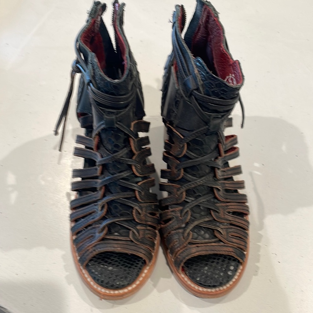 Freebird-Wazee Excellent condition size 5